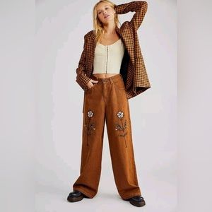 Free people wide leg embroidered jeans, size 25